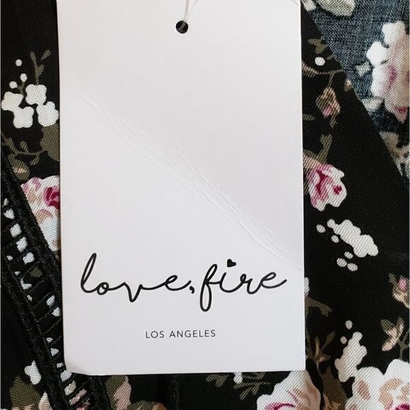 NWT Love Fire V-neck Long Sleeve top Size Large - Picture 5 of 8